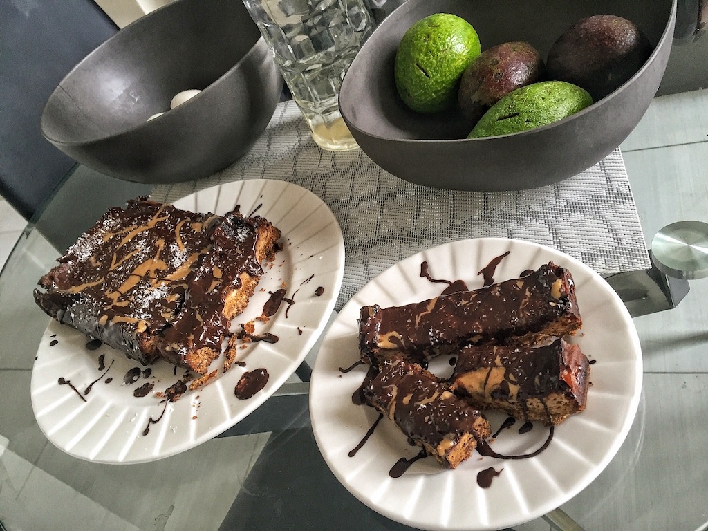 Healthy Keto Low Carbs Cheesecake Bars For Snacks