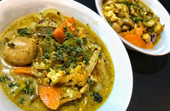 Healthy Keto Low Carbs Curry Soup With Tofu And Salmon Belly Dinner