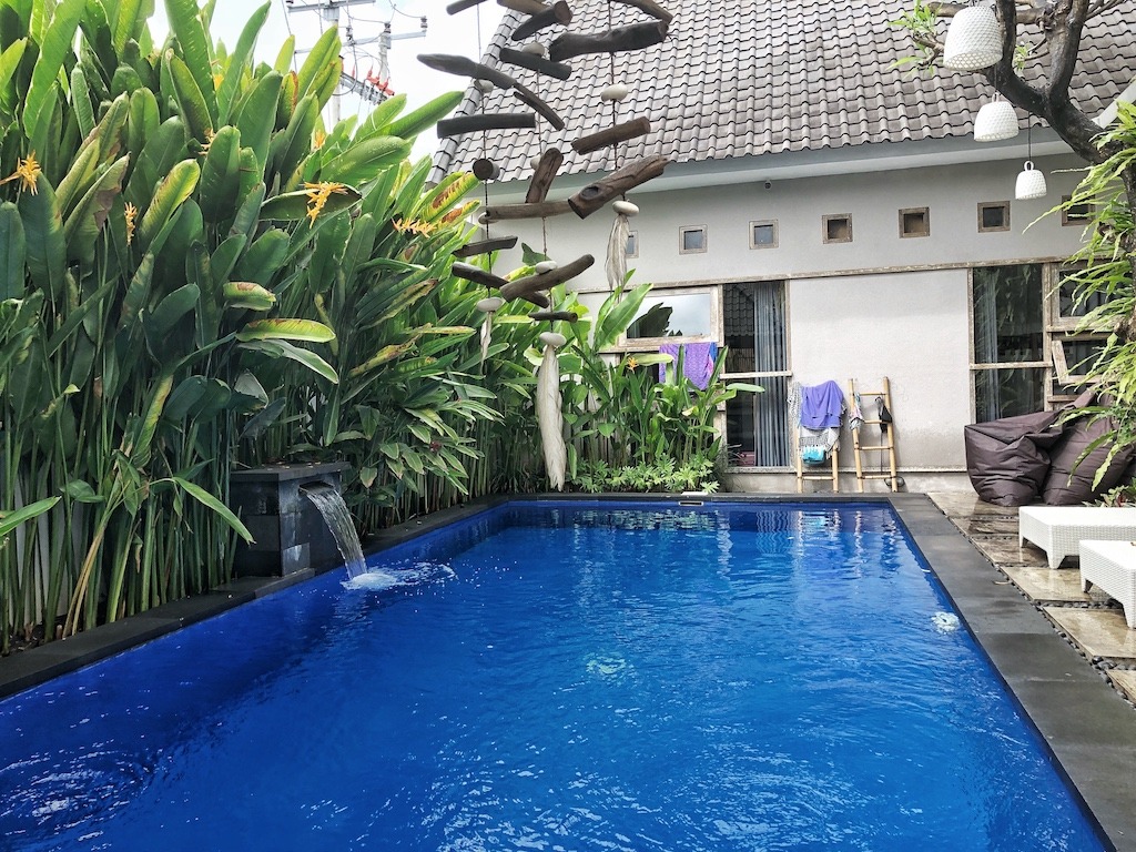 Hostel Recommendation While Travelling to Kuta – Lokal Bali Hostel Swim