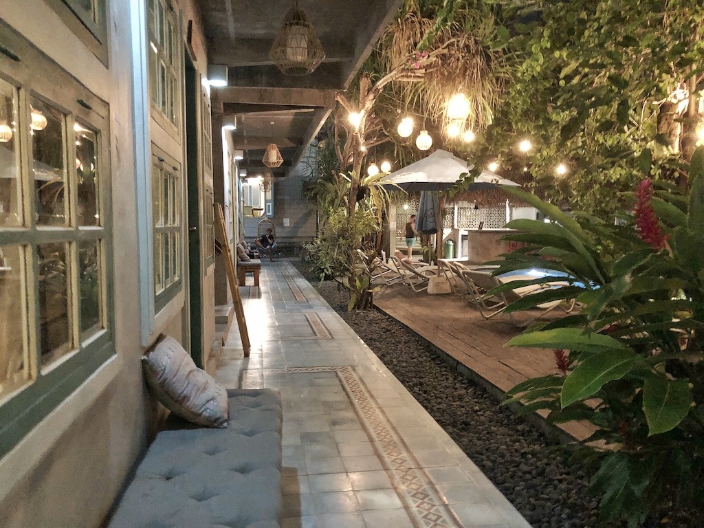 Hostel Recommendation While Travelling to Seminyak – Kosta Hostel Outside