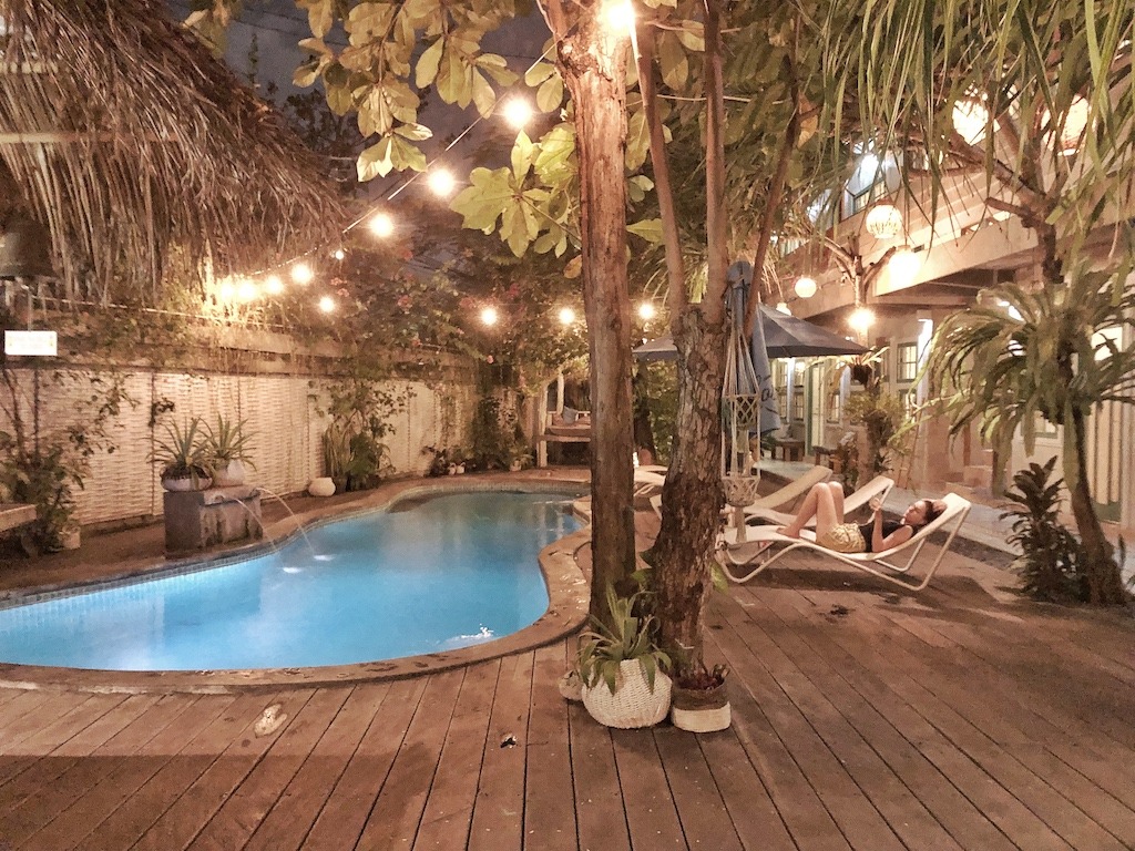 Hostel Recommendation While Travelling to Seminyak – Kosta Hostel Swimming Night