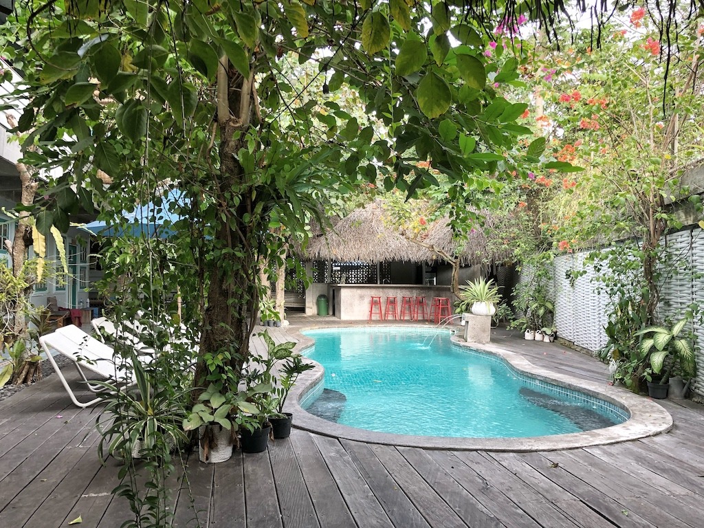 Hostel Recommendation While Travelling to Seminyak – Kosta Hostel Swimming Pool
