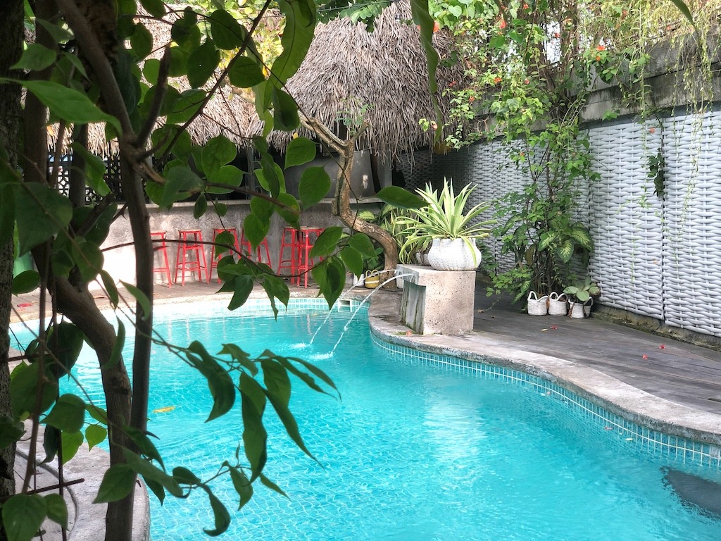 Hostel Recommendation While Travelling to Seminyak – Kosta Hostel Swimming Relax