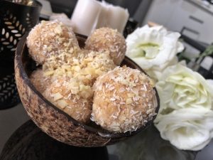 Budget Homemade Raffaello - Healthy Keto Fat Bombs Low Carb No Sugar Added