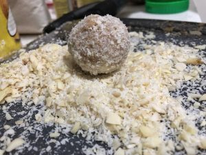 Homemade Raffaello - Healthy Keto Fat Bombs Low Carb No Sugar Added Quick Recipe
