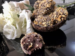 Kinderparty Homemade Ferrero Roche - Healthy Keto Fat Bombs Low Carb No Sugar Added