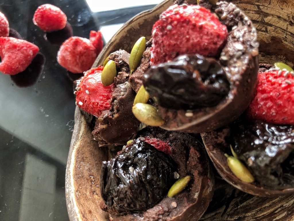 Strawberry Chocolate Cups - Easy Healthy Keto Sugar Free Dessert Berries